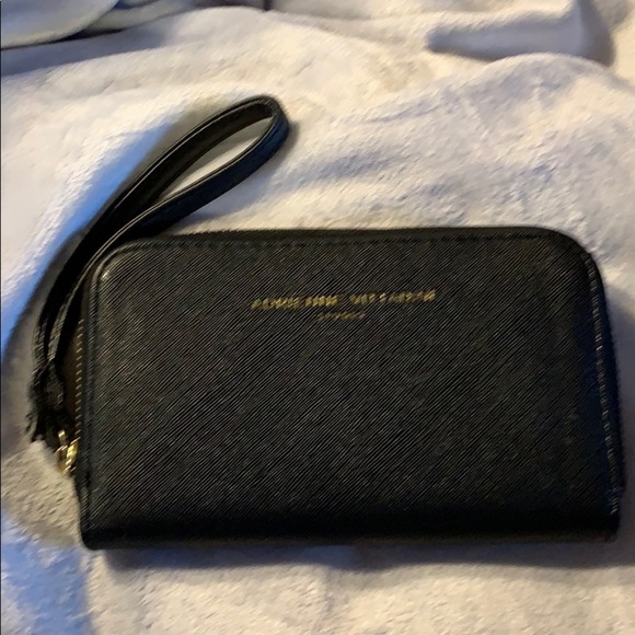 Adrienne Vittadini Studio Wristlet - Black w/Gold - Picture 1 of 7
